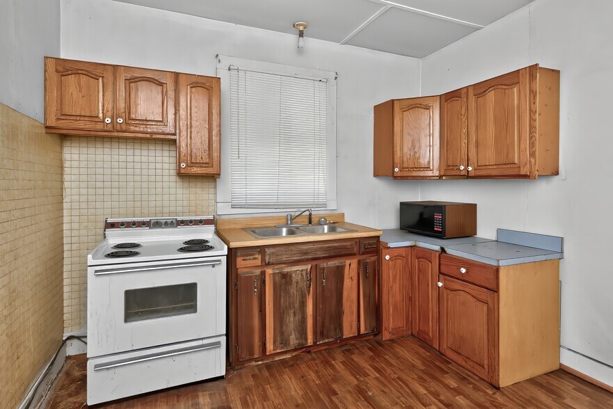 More Photos Of 43 Highway 433, Mackville Flex For Sale