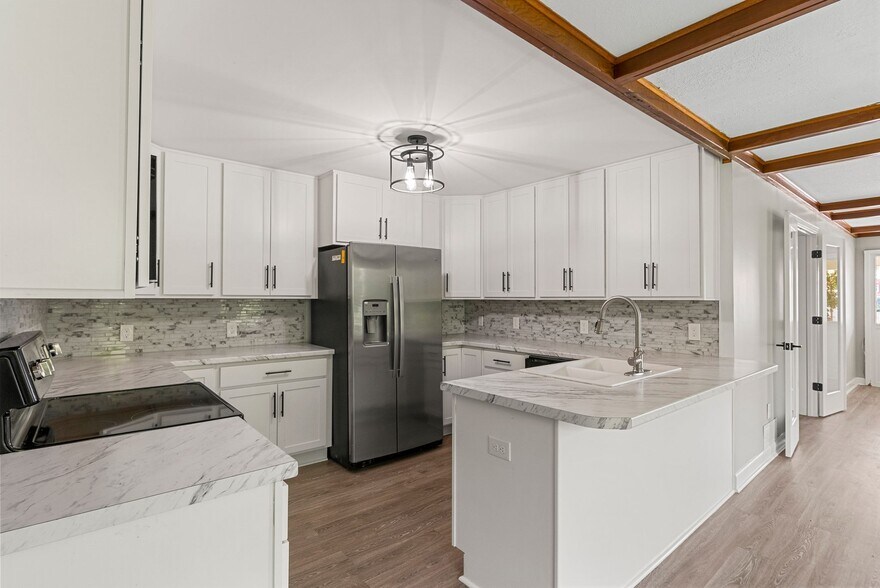 More Photos Of 454 Big Hill Ave, Richmond Office For Sale