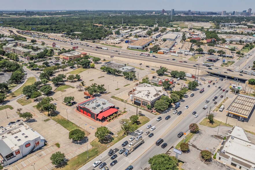 More Photos Of 10300 W Technology Blvd, Dallas Restaurant For Sale