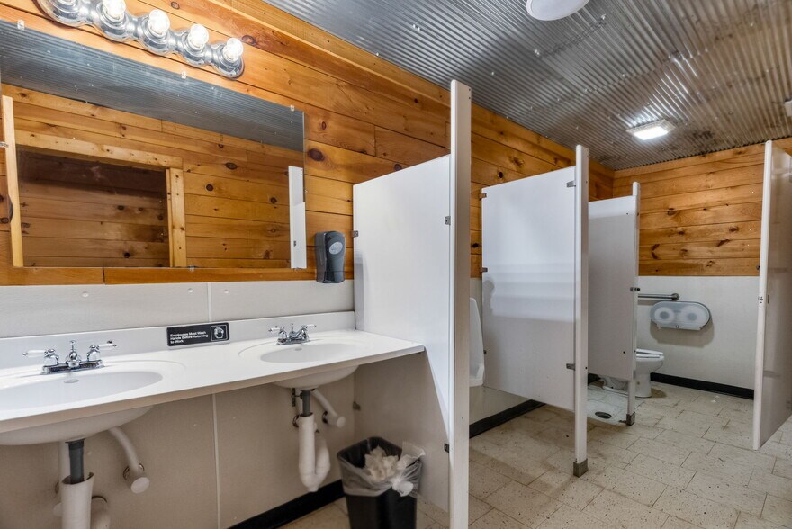 More Photos Of 3801 Happy Bend Rd, Atkins Restaurant For Sale
