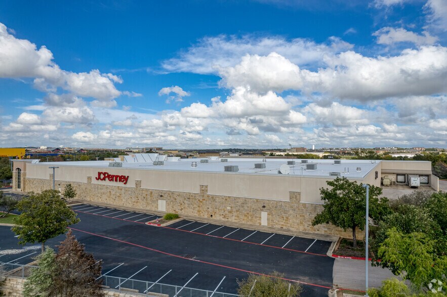More Photos Of 201 University Oaks Blvd, Round Rock Unknown For Lease