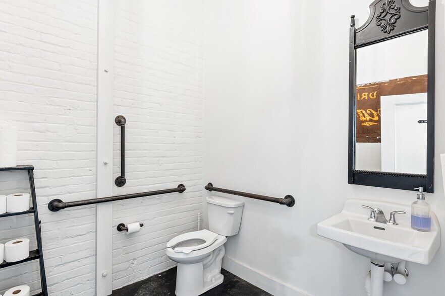 More Photos Of 219 Jefferson St, Waupaca Storefront Retail Office For Sale