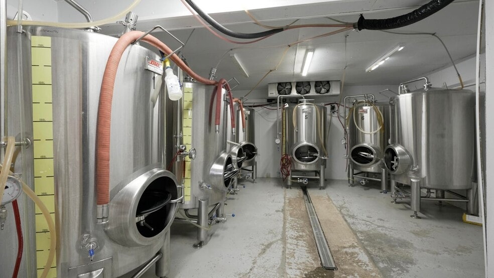 More Photos Of 697 Bear Swamp Rd, Peru General Retail For Sale