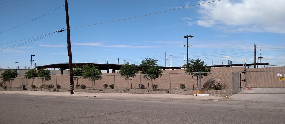 More Photos Of 170 W Commercial Ave, El Centro Warehouse For Lease
