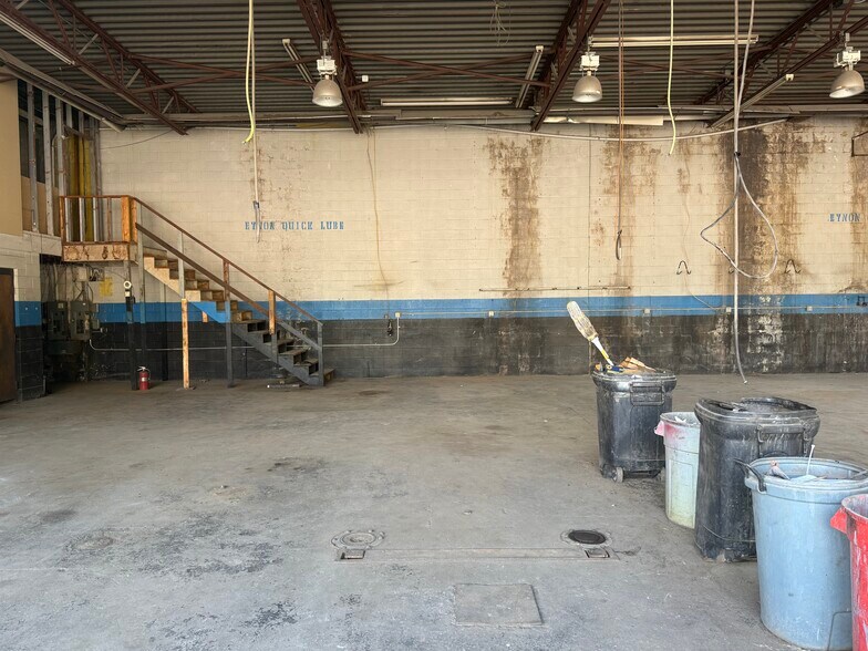 More Photos Of 691 Scranton Carbondale Hwy, Eynon Auto Repair For Sale