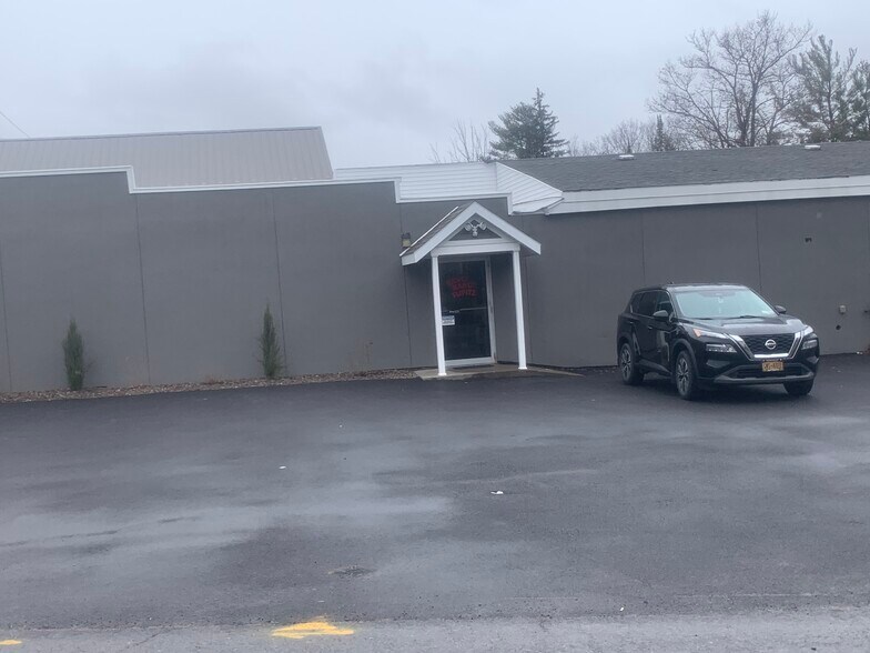More Photos Of 9670 Brewerton Rd, Brewerton Freestanding For Lease