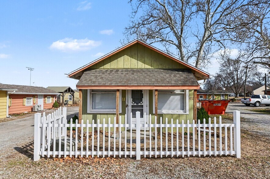 More Photos Of 308 Chestnut St, Silver Lake Apartments For Sale