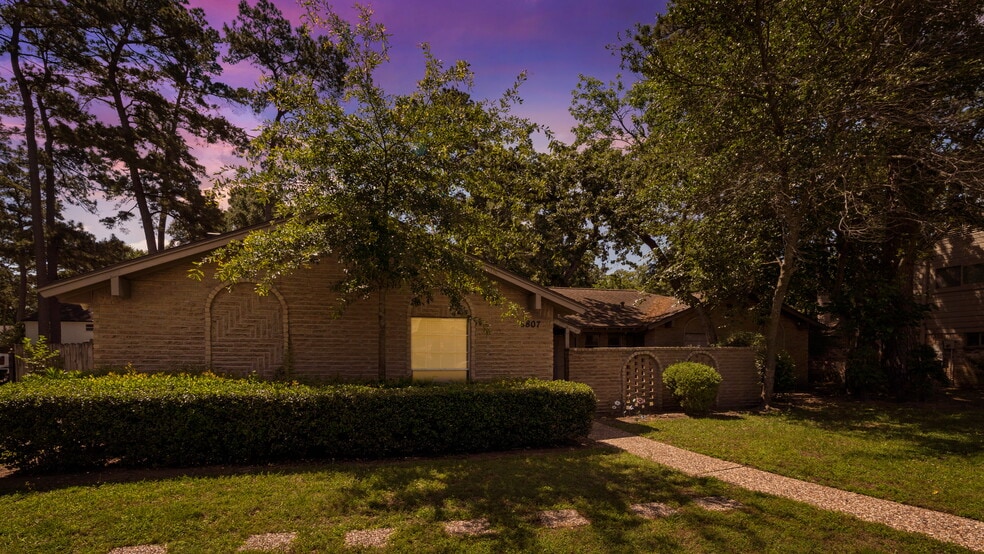 More Photos Of 5807 Old Lodge Dr, Houston Assisted Living For Sale