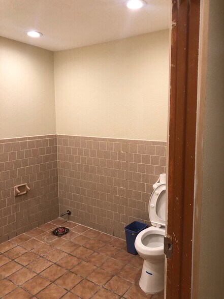 More Photos Of 3911 Fulton St, Houston Religious Facility For Sale