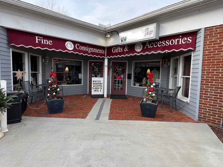 Primary Photo Of 584 E Main St, Canfield Storefront Retail Office For Sale