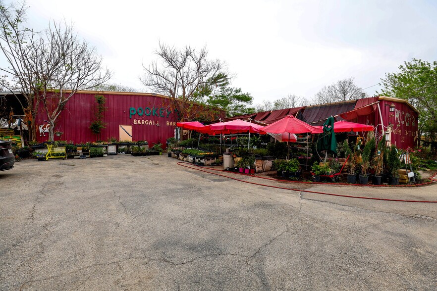 More Photos Of 2006 Pinn Rd, San Antonio Warehouse For Sale