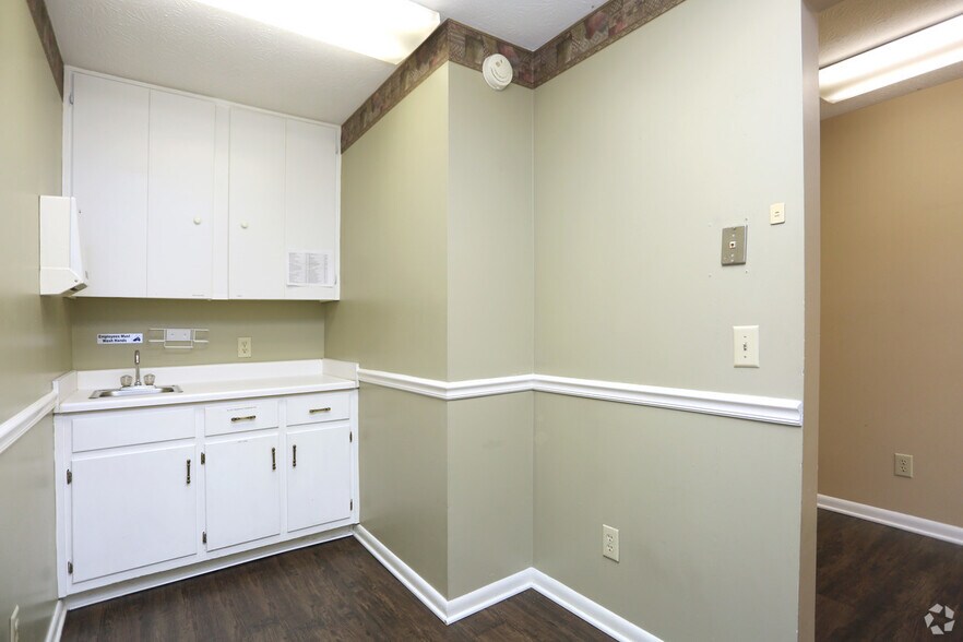 More Photos Of 1790 Mulkey Rd, Austell Medical For Lease