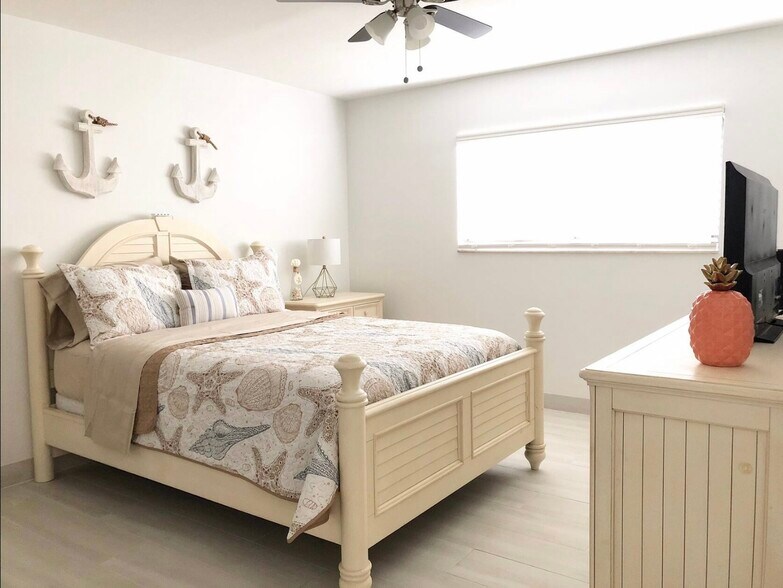 More Photos Of 2638 Lake Dr, Riviera Beach Apartments For Sale