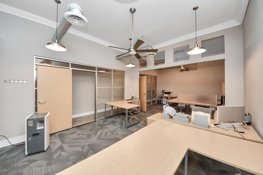 More Photos Of 4123 Highway 90, Brookshire Office For Sale