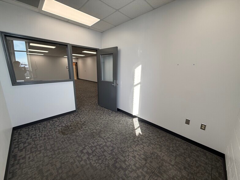 More Photos Of 2960 W Enon Rd, Xenia Flex For Lease