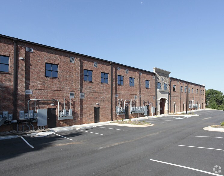 More Photos Of 110 Village Trl, Woodstock Office For Lease