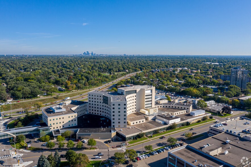 More Photos Of 6363 France Ave S, Edina Office For Sale
