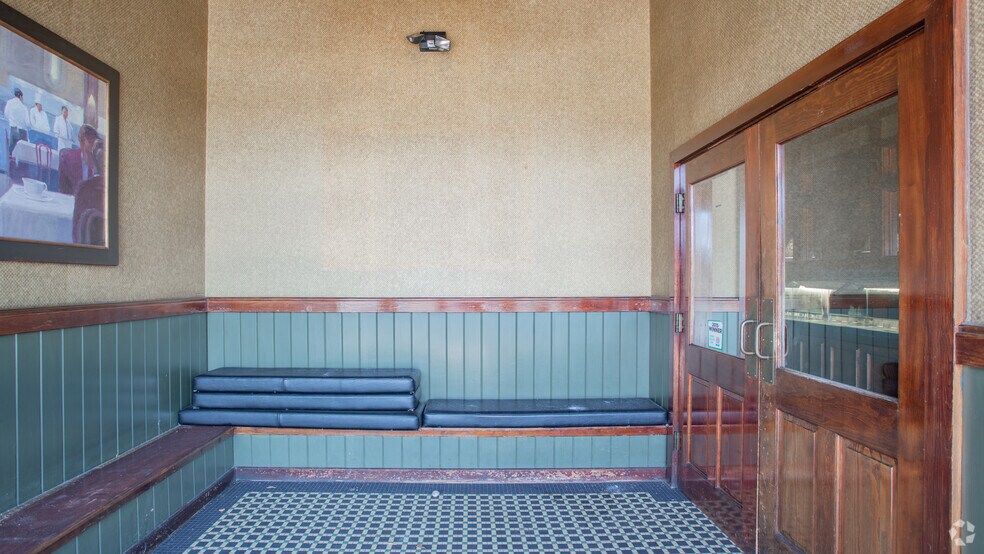 More Photos Of 4066 Victory Blvd, Portsmouth Restaurant For Lease