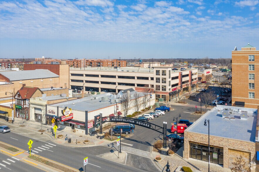 More Photos Of 1518 Market St, Des Plaines Unknown For Lease