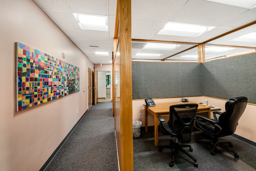 More Photos Of 605 Eastowne Dr, Chapel Hill Office For Sale