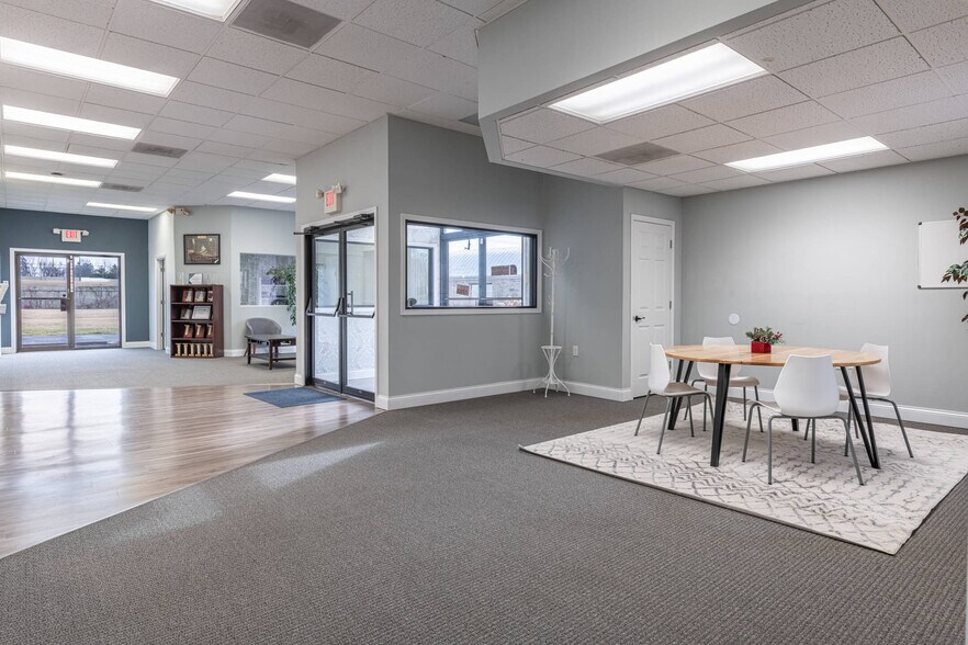 More Photos Of 3210 Seajay Dr, Beavercreek Bank For Sale