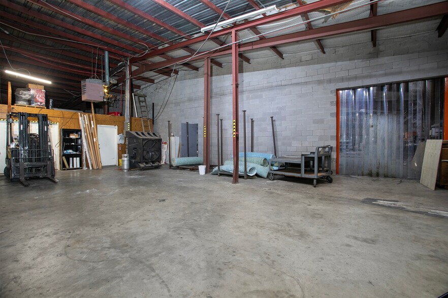 More Photos Of 414 US Highway 79 N, Henderson Industrial For Sale