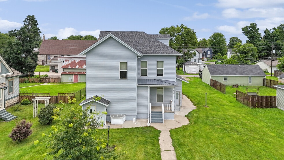 More Photos Of 920 High St, Grinnell Apartments For Sale