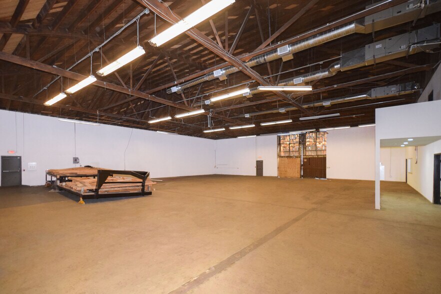 More Photos Of 1440 N Spring St, Los Angeles Warehouse For Lease