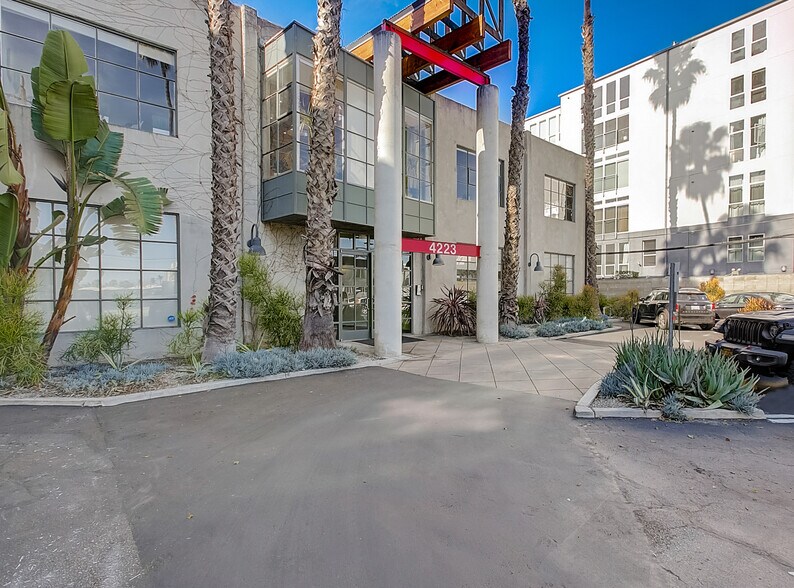 Primary Photo Of 4223 Glencoe Ave, Marina Del Rey Loft Creative Space For Lease