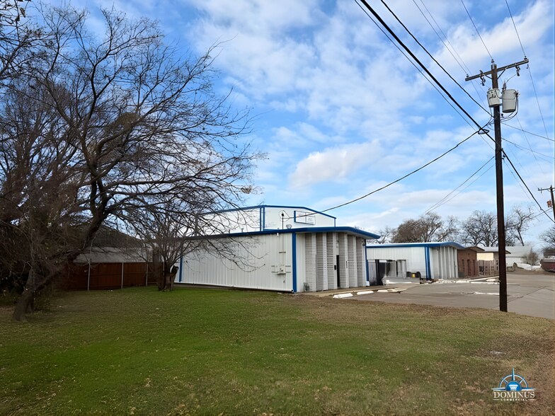 More Photos Of 635-645 Hembry St, Lewisville Warehouse For Sale