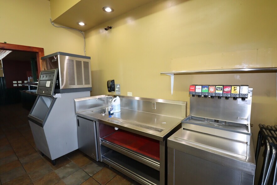 More Photos Of 30580 Hwy 2, Ashland General Retail For Lease