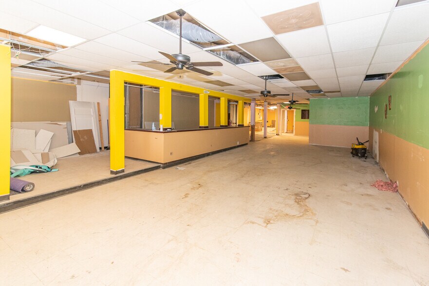 More Photos Of 19 W Bel Air Ave, Aberdeen Storefront For Lease