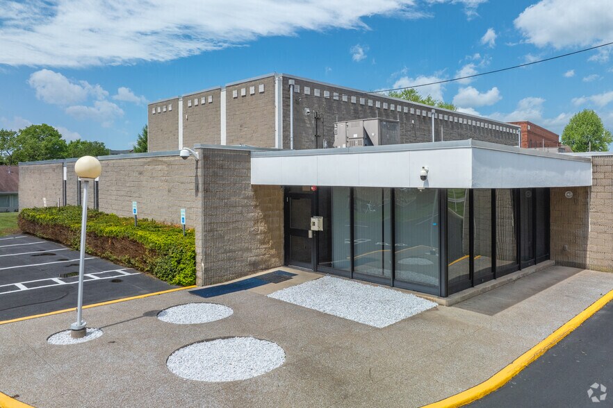 More Photos Of 140 Sipe Ave, Hummelstown Office For Sale