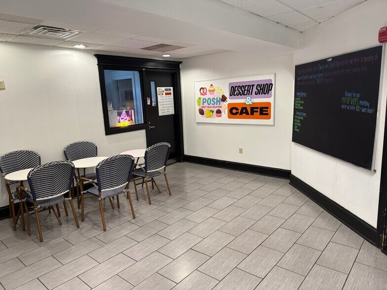 More Photos Of 401 SE 6th St, Evansville Office For Lease