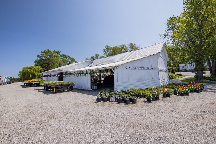 More Photos Of 73 Little York Rd, Warwick Garden Center For Sale