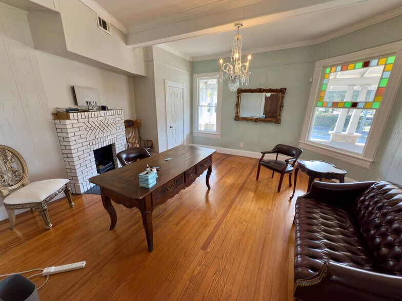 More Photos Of 824 E La Rua St, Pensacola Freestanding For Sale