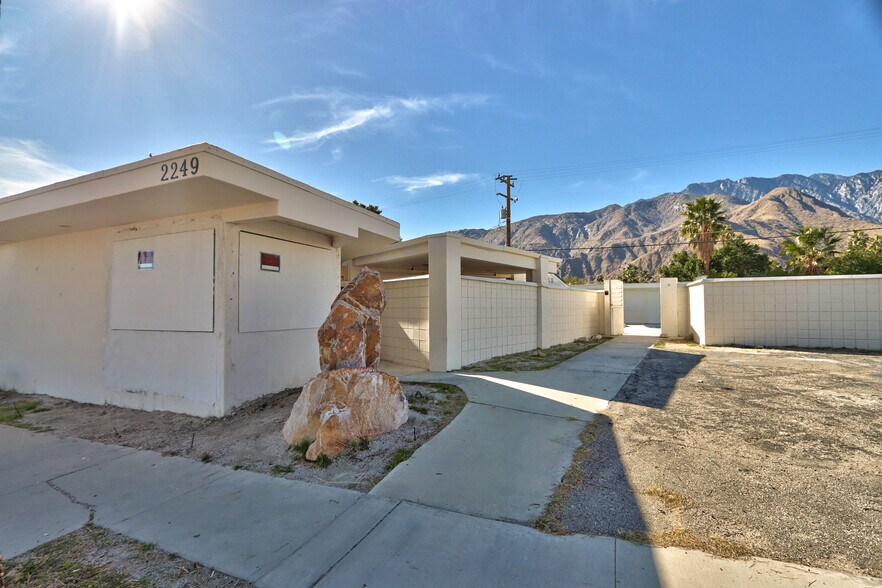 More Photos Of 2249 N Palm Canyon Dr, Palm Springs Hotel For Sale