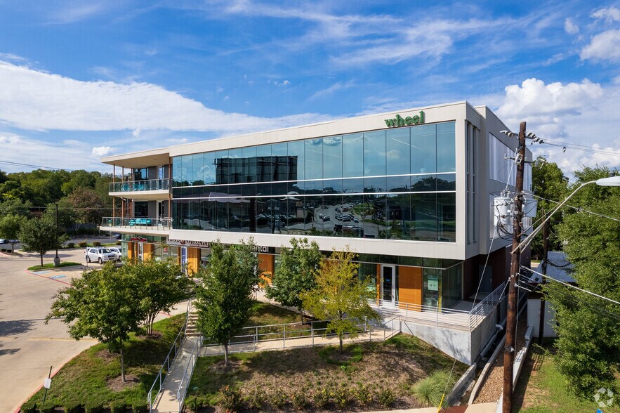 More Photos Of 2330 S Lamar Blvd, Austin Office For Sale