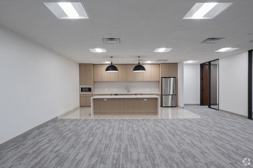 More Photos Of 801 Cherry St, Fort Worth Office For Lease