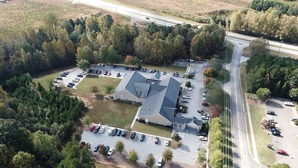 More Photos Of 4224 Fairbanks Dr, Oakwood Assisted Living For Lease