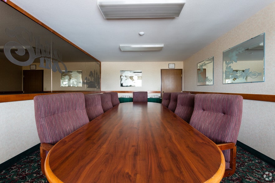 More Photos Of 3304 Market St NE, Salem Hotel For Sale