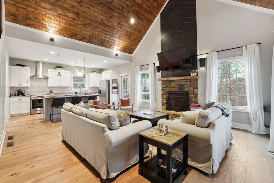 More Photos Of 1300 Preacher Campbell Rd, Clarkesville Multifamily For Sale