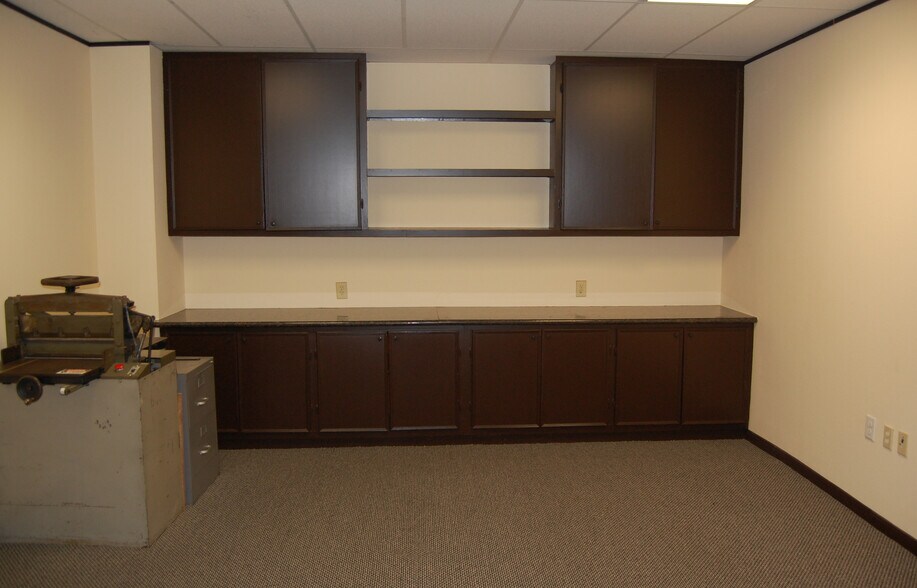 More Photos Of 3664 Walnut Bend Ln, Houston Industrial For Lease