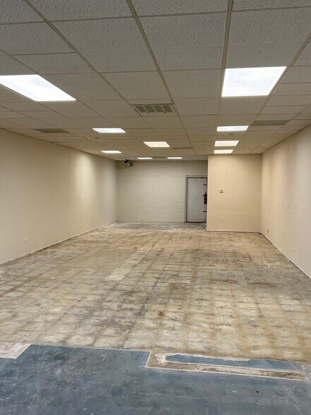 More Photos Of 2130 Main St, Longmont General Retail For Lease