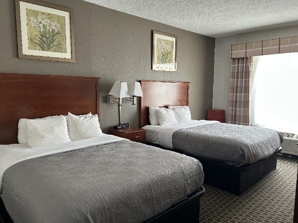 Primary Photo Of 2463 E Sharon Rd, Cincinnati Hotel For Sale