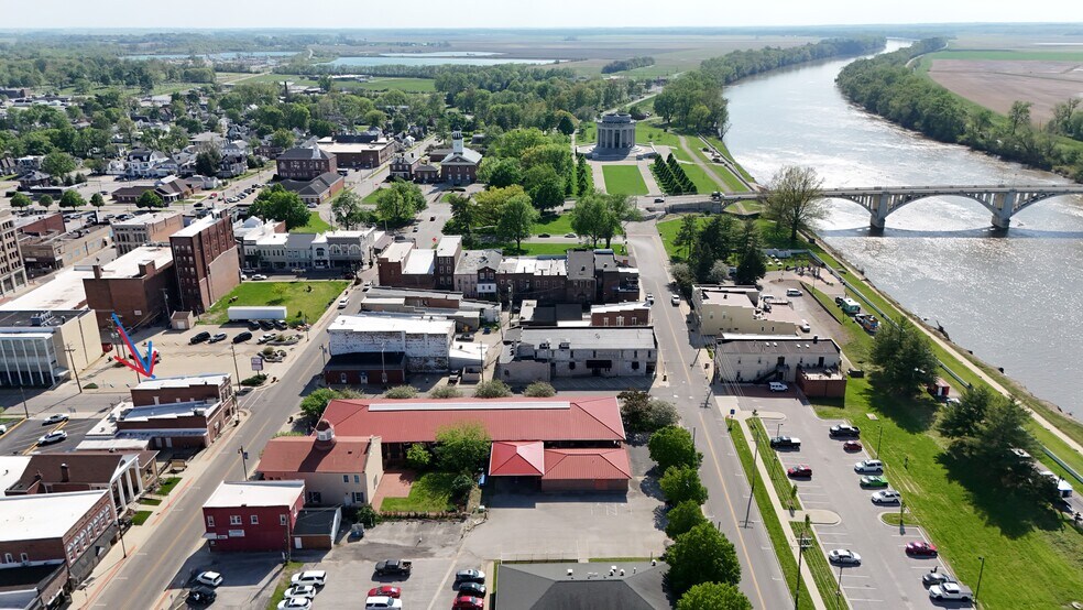 More Photos Of 101 N 2nd St, Vincennes Flex For Sale