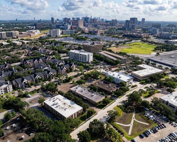 More Photos Of 1325 La Concha Ln, Houston Land For Sale