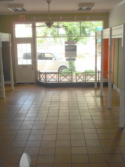 More Photos Of 314 William St, Fredericksburg Storefront For Lease