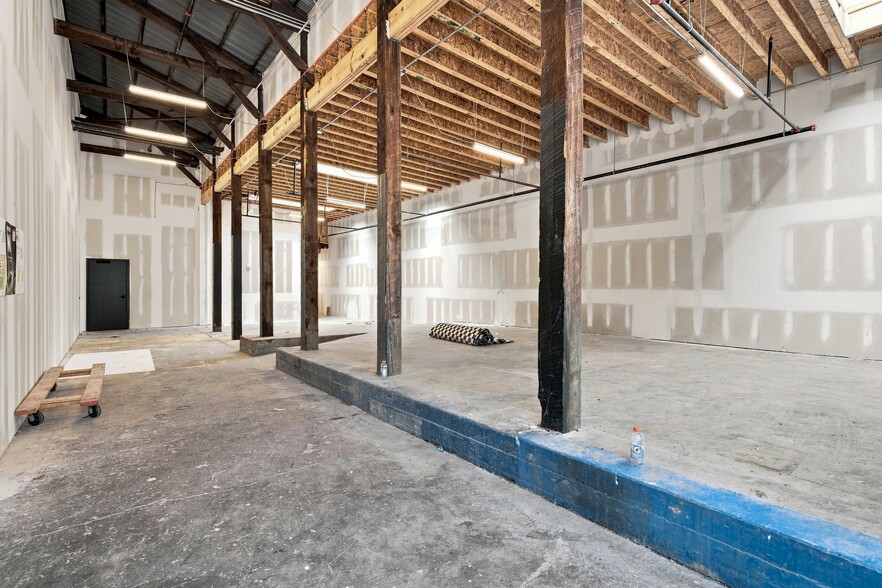 More Photos Of 722 Merritt Ave, Nashville General Retail For Lease