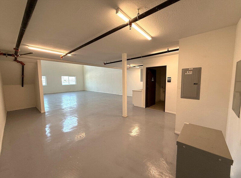 More Photos Of 746-756 Ceres Ave, Los Angeles Warehouse For Lease